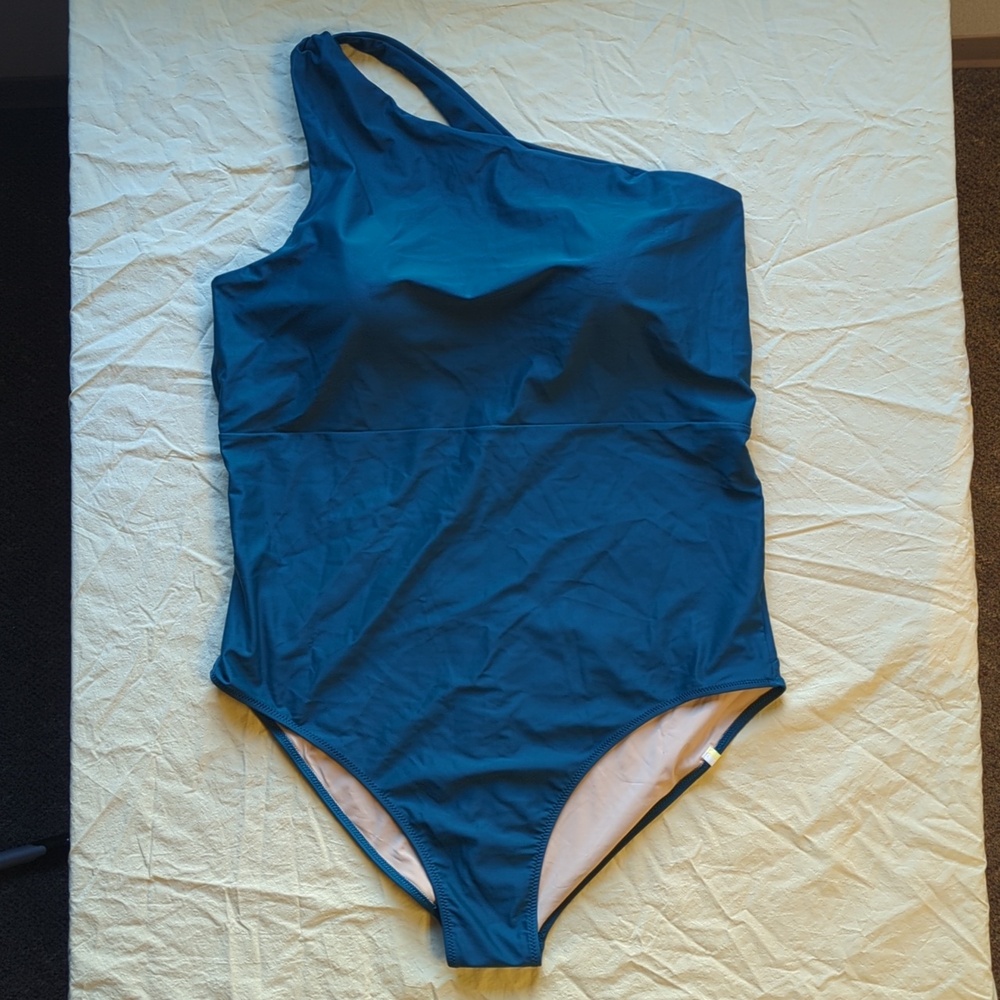 22 Summersalt Suit
